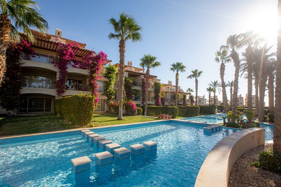 Apartment with Pool & garden in Veranda